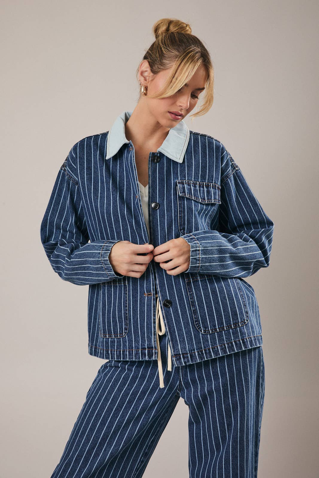 STRIPE DENIM BARN JACKET: DENIM-WHITE STRIPE / M