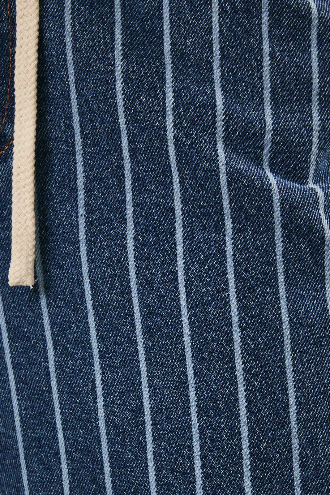 FRONT TIE STRIPE STRAIGHT JEANS: DENIM-WHITE STRIPE / S