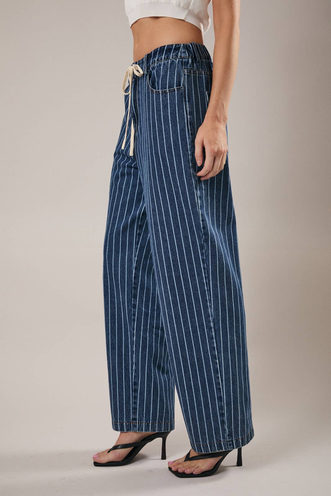 FRONT TIE STRIPE STRAIGHT JEANS: DENIM-WHITE STRIPE / L