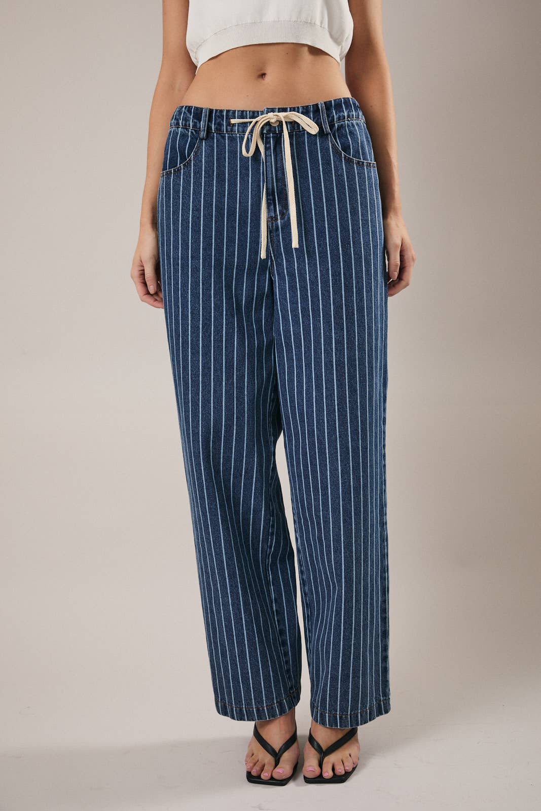 FRONT TIE STRIPE STRAIGHT JEANS: DENIM-WHITE STRIPE / S